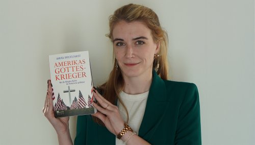 N99 | Annika Brockschmidt über die Religiöse Rechte in den USA – "Was viele unterschätzen ist die Macht von Demonstrationen" | detektor.fm – Das Podcast-Radio