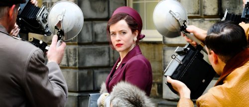 Was läuft heute? | A Very British Scandal, Monsieur Claude 2, Shepherd – Die Ehe in Drama, Komödie und Horrorfilm | detektor.fm – Das Podcast-Radio