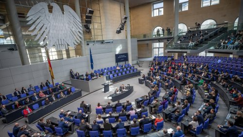 Medienbericht - Abgeordnete der Linken und der AfD bei namentlichen Bundestags-Abstimmungen am häufigsten abwesend