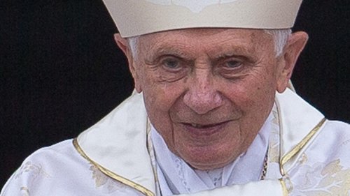 Missbrauchsskandal in der katholischen Kirche - Münchener Gutachten mit Vorwürfen gegen früheren Papst Benedikt XVI.