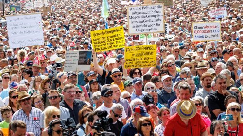 Kritik an Heizungsplänen - Erding: Tausende Menschen demonstrieren gegen Bundesregierung