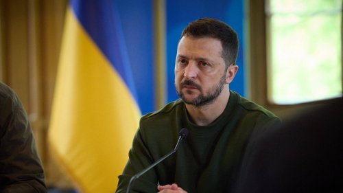 Krieg in der Ukraine - Selenskyj unterschreibt umstrittenes Mobilmachungs-Gesetz