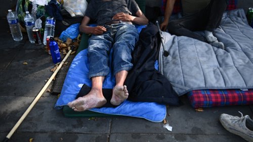 Regierung will Obdachlose aus Paris schaffen