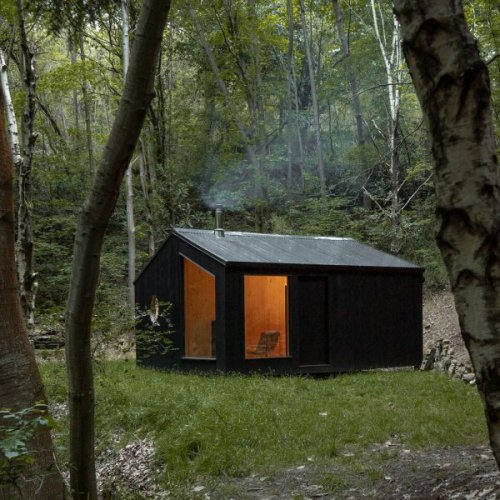 BABELstudio creates "archetypal" woodland cabin in the Basque Country