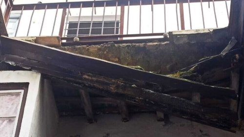 Se derrumba un techo en una finca de Ricardo Alcón, en El Puerto