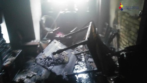 Rescate de dos personas en un incendio en Villamartín
