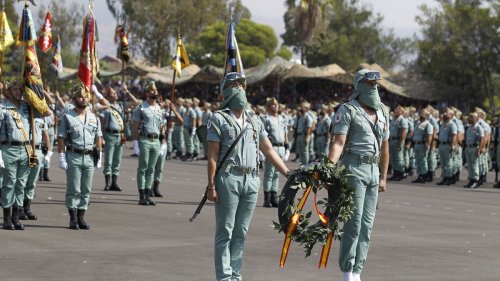 Honra fúnebre en Aviator por el sargento de Legión Julio Luque de San Fernando