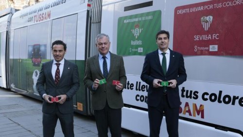 Sevilla y Betis firman el convenio con Tussam: el bonobús con los colores de cada equipo
