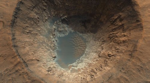 This 8K Ultra High Definition View Of A Martian Crater Is Eye-Popping In Its Detail