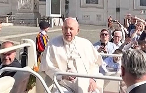Pope Francis Told These Mexican Priests His Secret Recipe For A Bad Knee And Left Everyone In Stitches