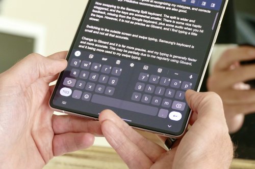 Google’s split-screen keyboard makes typing on the Galaxy Z Fold 3 glorious