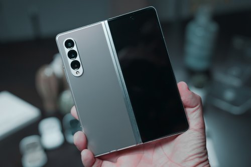 Why I’m still using the Galaxy Z Fold 3 instead of 2022’s best flagships