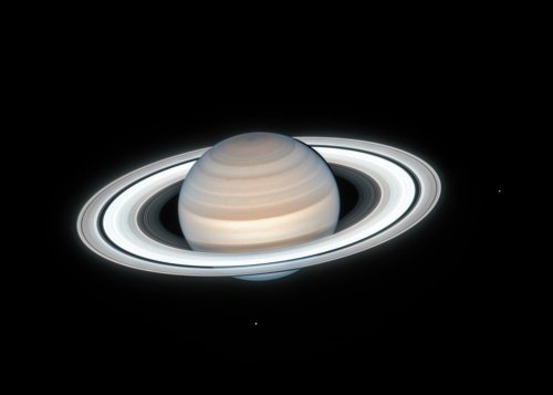 Hubble image shows the rings of Saturn sparkling in summer sunlight