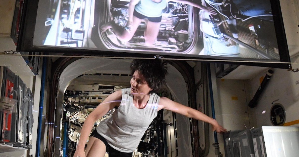 See how this ISS astronaut recreated a moment from Gravity movie