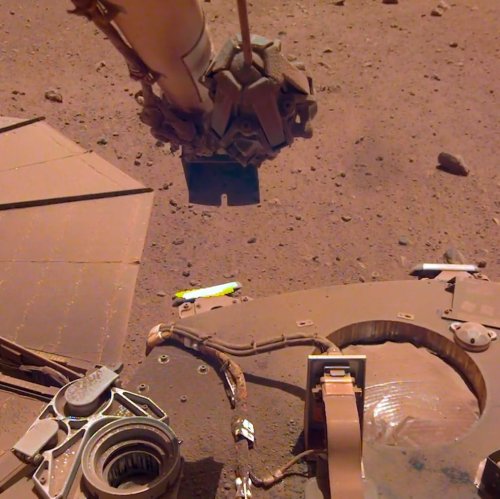 Why the Mars InSight lander is covering itself in dirt