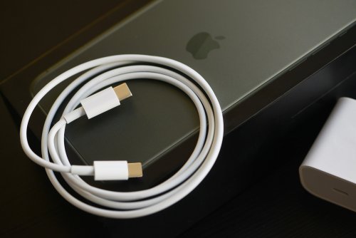 Does the iPhone 14 come with a charger? Here’s what’s in the box