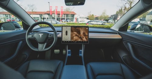 Publican 100 GB de quejas contra Tesla por su piloto automático