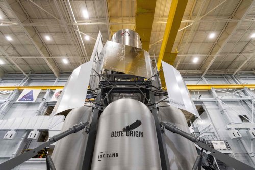 Blue Origin delivers mockup of new lunar lander to NASA