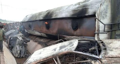 Nijerya’da akaryakıt taşıyan tankerde patlama: En az 20 ölü - Diken
