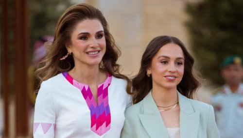 Rania di Giordania, la figlia bellissima si è fidanzata: anello e foto da sogno