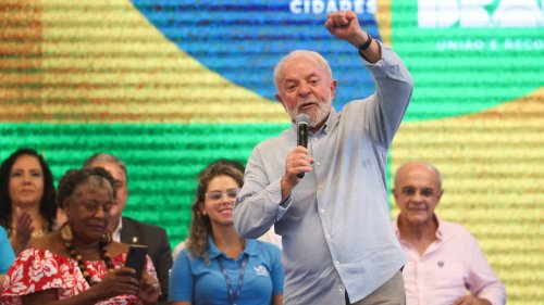 Petrobras anuncia R$ 250 mi para projetos culturais em evento com Lula
