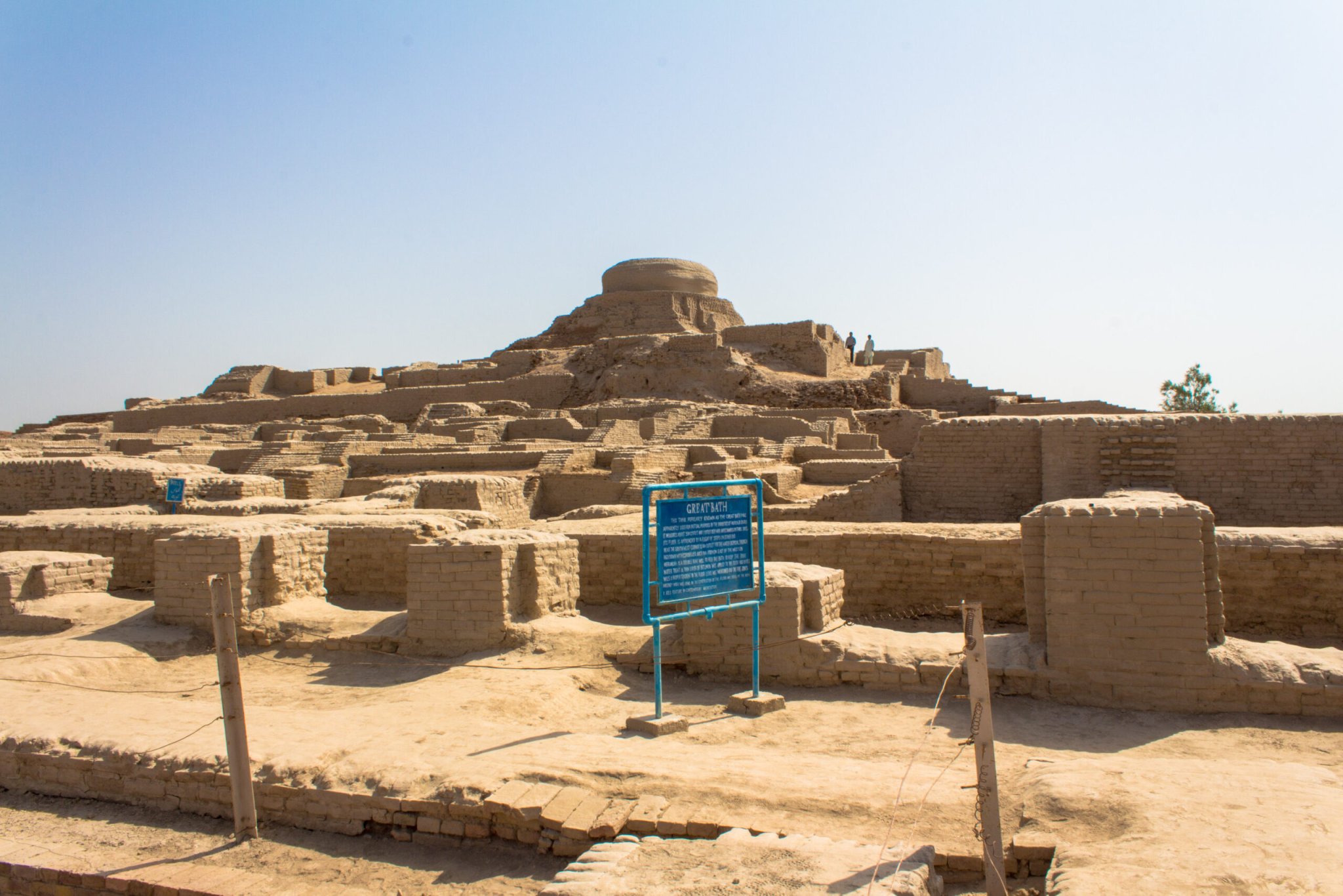 7 Times Two Major Historical Events Occurred Simultaneously in Cultures With No Contact – and the Pattern They Form Acro