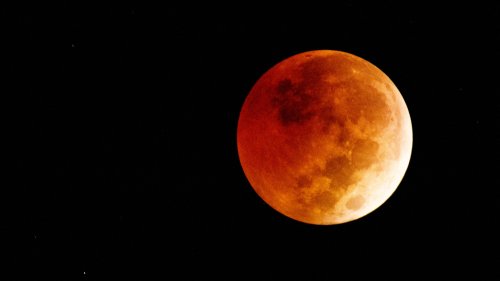 This epic timelapse shows the glory of the "blood moon" lunar eclipse