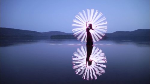 How to make yourself invisible in light painting photos