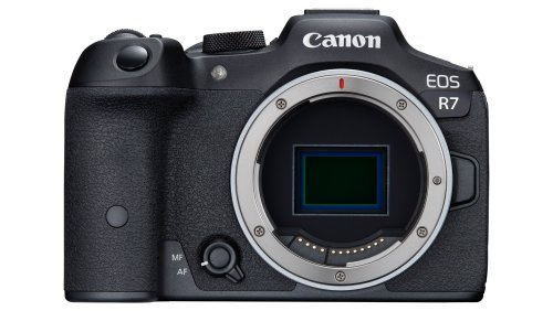 Canon EOS R7 shows impressive dynamic range over the 7D but it's not quite up to the EOS R5
