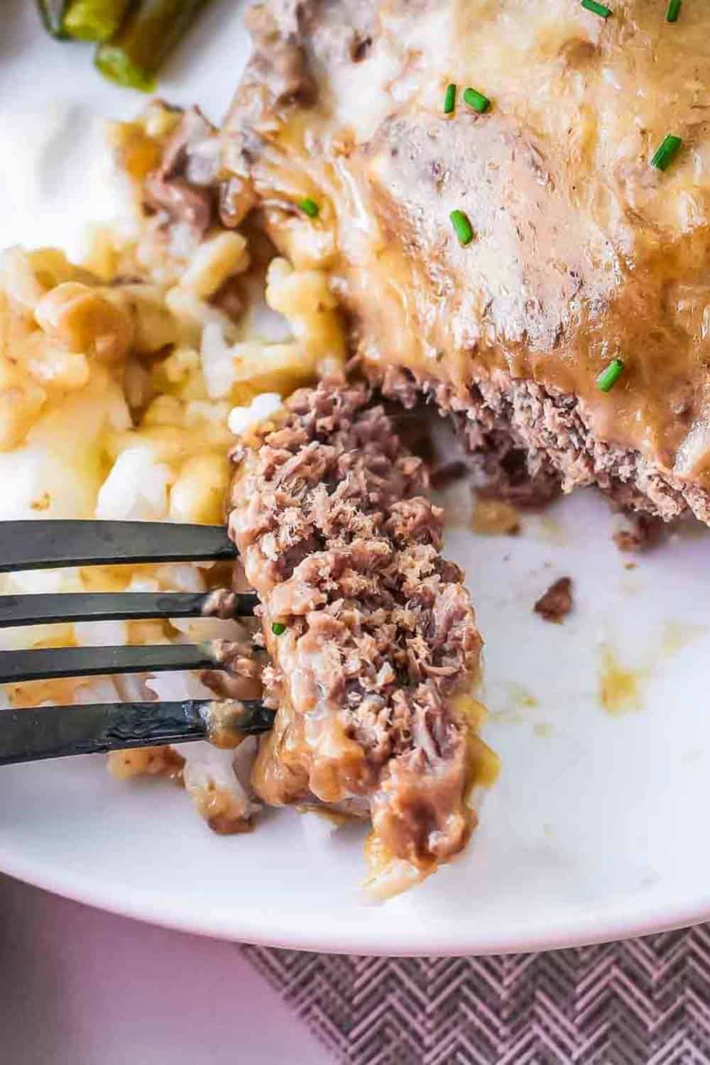 Easy Slow Cooker Cube Steak With Gravy