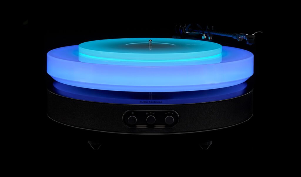 Das High-End-Glühwürmchen: Audio Technica stellt den Hotaru Plattenspieler vor