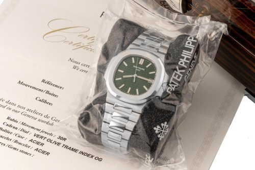 This 'Olive Dial' Patek Philippe Auction Is Very, Very Silly