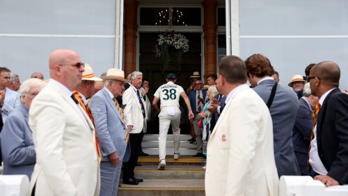 Hypocrisy Shines As 'Bitter' England Cricket Fans Abuse Australian ...