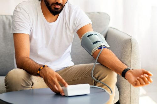 Hypertension : les 5 erreurs à éviter lorsque vous mesurez votre tension, selon le Dr Kierzek