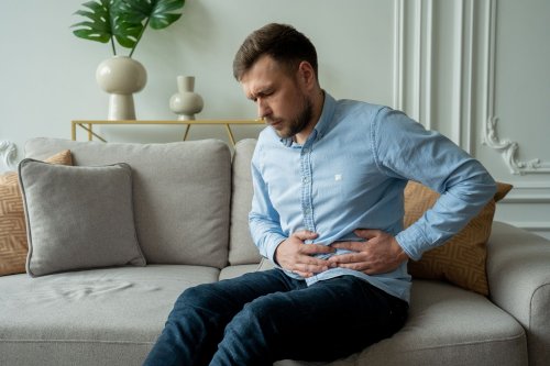Ce symptôme banal peut en réalité cacher un cancer colorectal (et ce n’est pas le sang dans les selles)