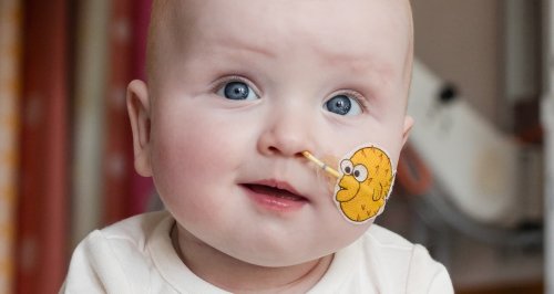 Première mondiale : KJ devait mourir à la naissance, une thérapie sur mesure lui sauve la vie et redonne espoir à d'autres familles