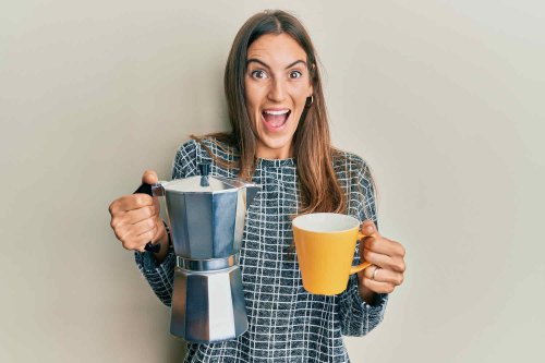 Tenté par le café aux champignons adaptogènes ? Ce que vous devez savoir avant de craquer, selon notre experte