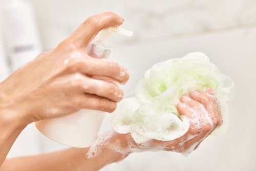 Attention, du gel douche contaminé rappelé dans toute la France (voici les 6 lots concernés)