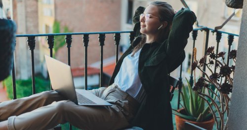 La génération hybride, ces jeunes entrés dans la vie pro sans bureau fixe