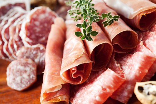 Alerte à la Listeria : plusieurs charcuteries bio contaminées vendues dans de nombreux départements