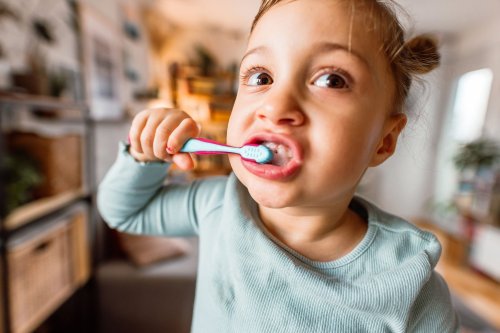 Des cours de brossage des dents dans les écoles anglaises