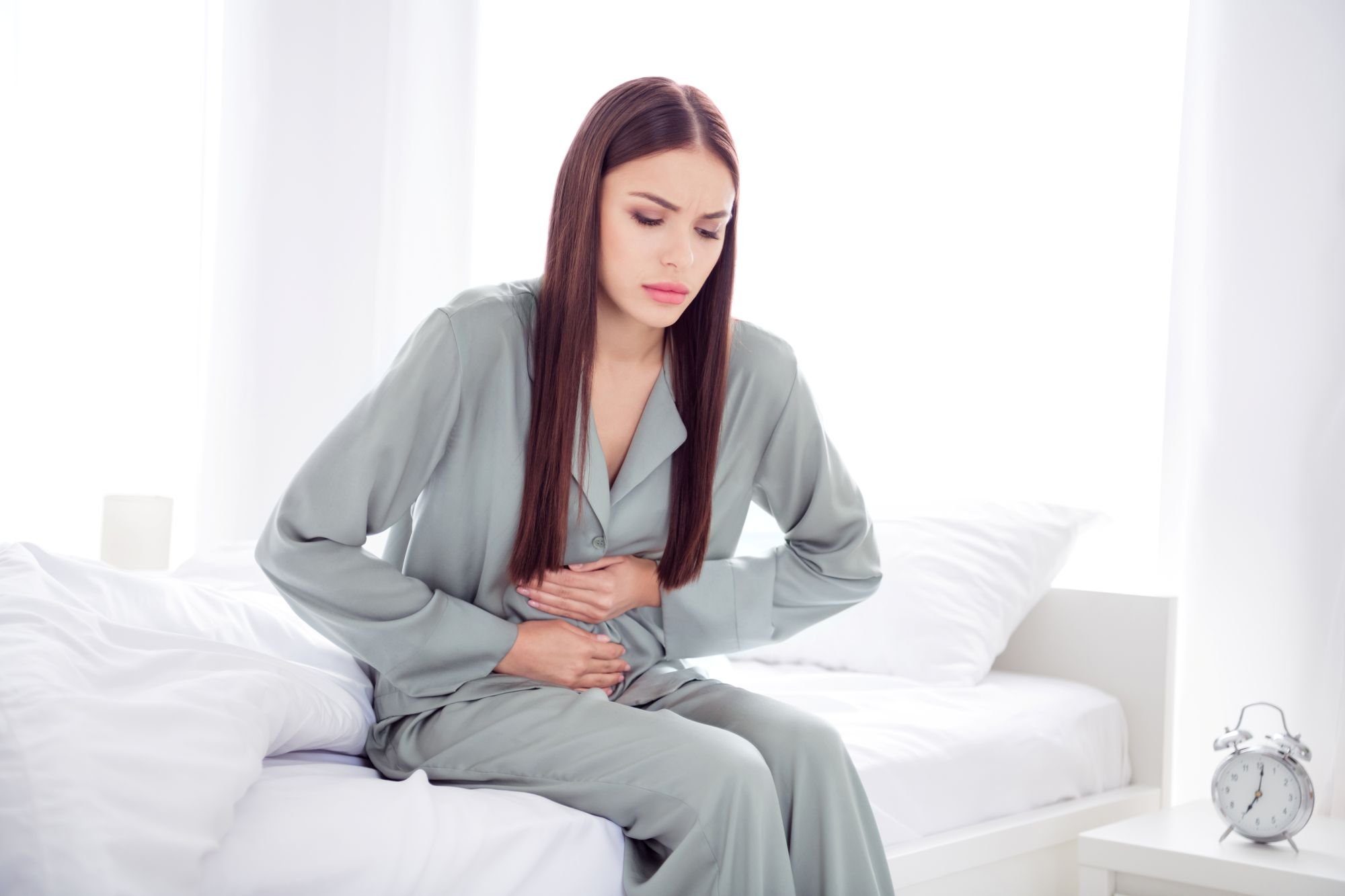 Ballonnements, crampes, diarrhées... Et si c’étaient des vers intestinaux ? Un expert alerte