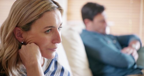 TOC du couple : Le trouble obsessionnel qui ronge les relations amoureuses