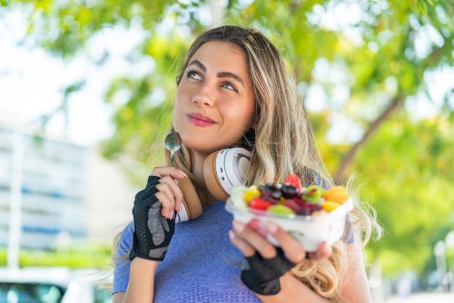 Ce fruit, longtemps oublié, aide à perdre du poids et contient plus de calcium que le lait