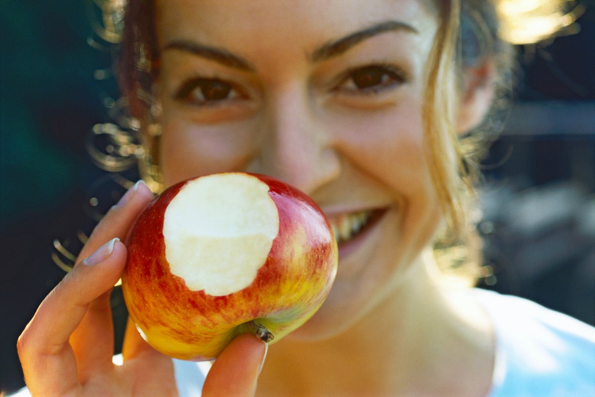 3 pommes sur 4 contiennent des pesticides. Voici les variétés les plus sûres selon l’UFC-Que Choisir