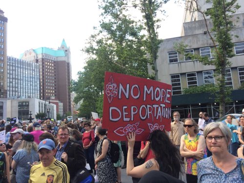 Immigration News Today: Hundreds Protest in Florida to Denounce Immigration Law