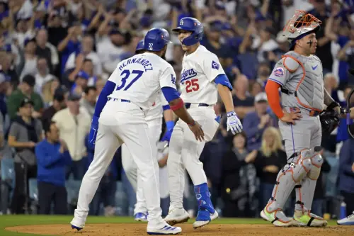 Dodgers' Dave Roberts Reveals Tommy Edman, Teoscar Hernandez Return Dates