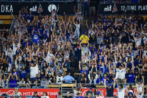 A Massive Bubble Temporarily Delayed the Dodgers Game vs The Tigers