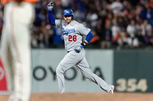 Former Dodgers DH Provides Real Reason for Not Signing With Giants