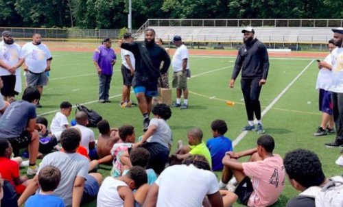 Christian Wilkins gives back by teaching football fundamentals to 150 youngsters